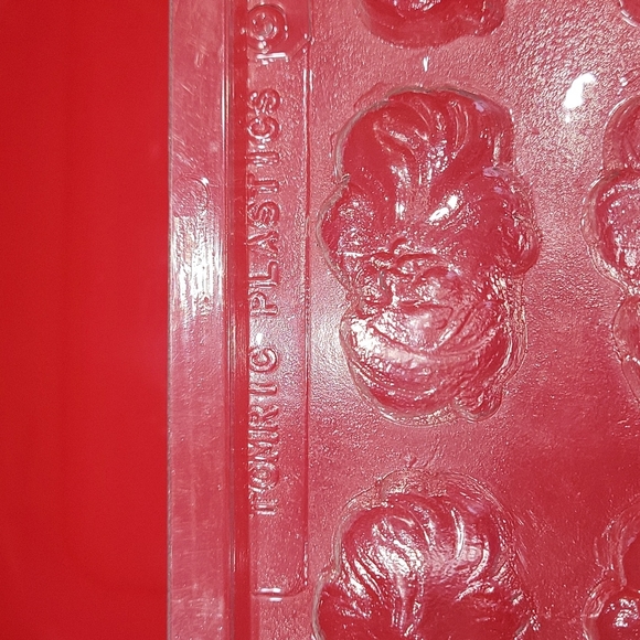 8 Christmas Santa Face Chocolate Molds!!! - Picture 3 of 8